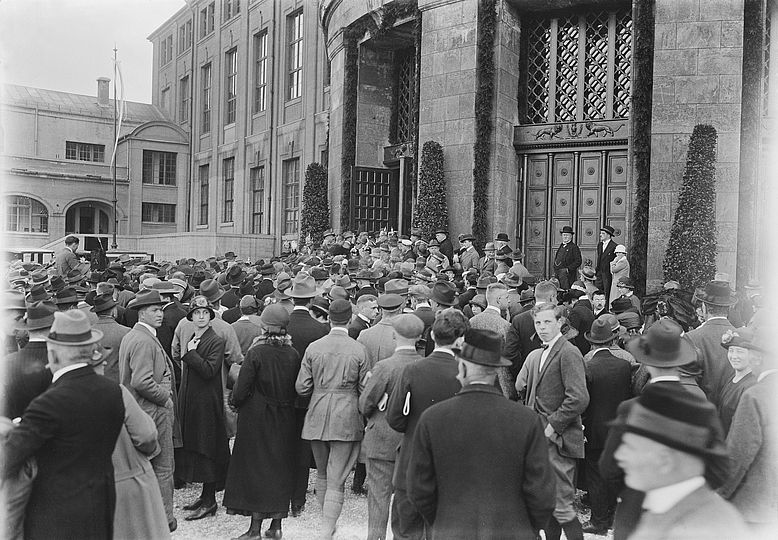 Großer Besucherandrang zu Eröffnung des Deutschen Museums am 7. Mai 1925.