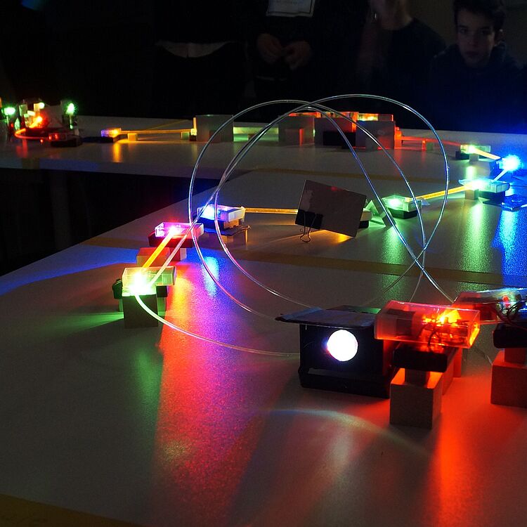 Wege des Lichts - Workshop für Schulklassen