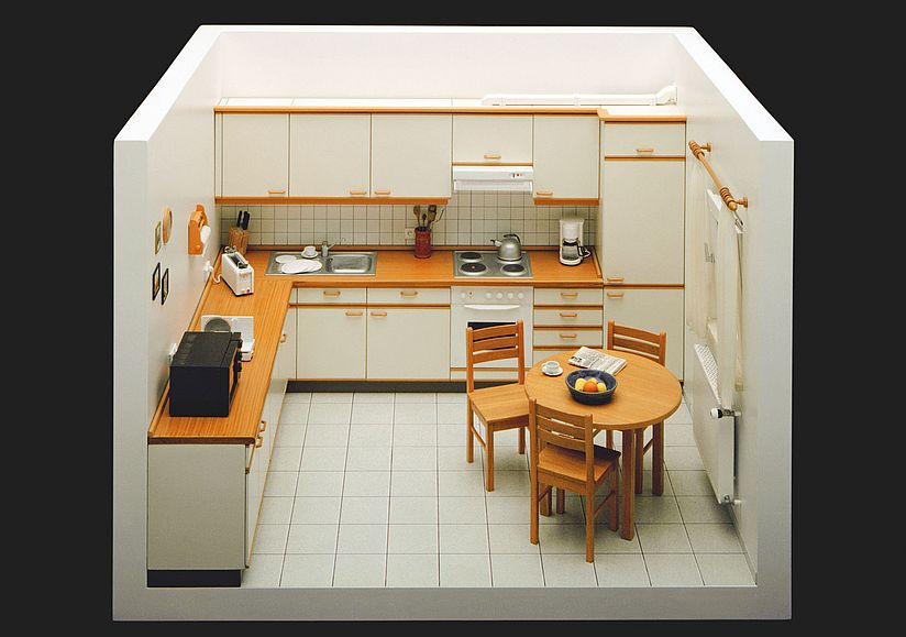 Model of a kitchen from the period around 1990.