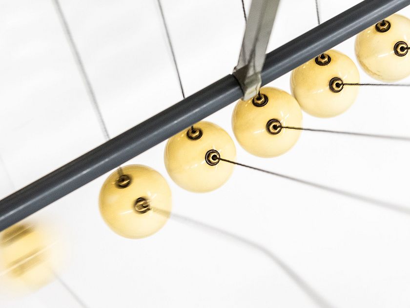 Kugelstoßpendel aus der Ausstellung Physik