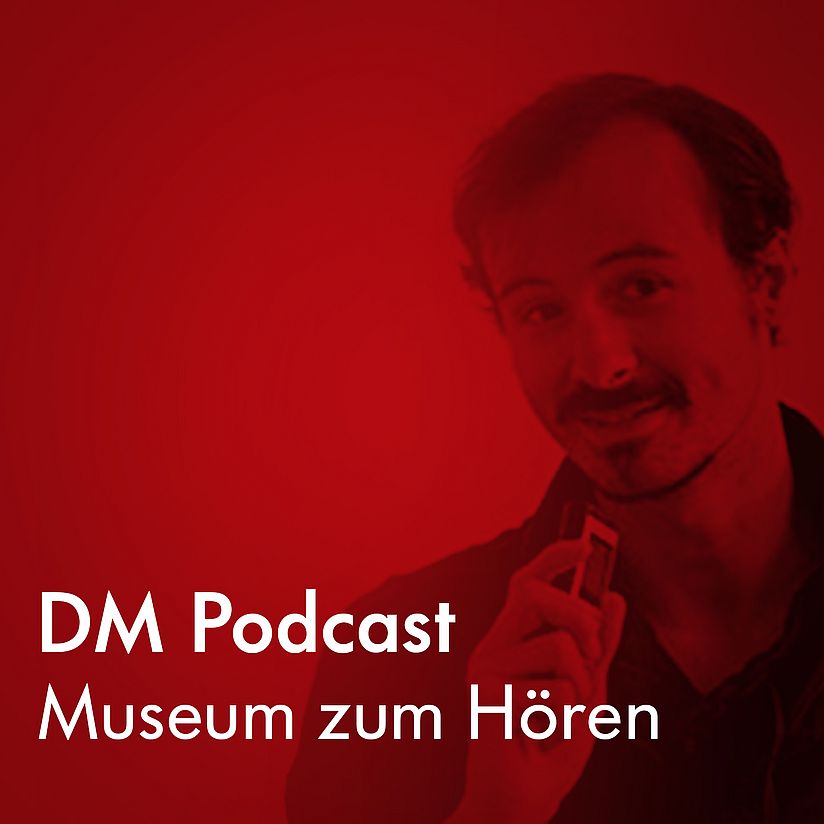 DM Podcast – Museum zum Hören Ralph Würschinger, Ersteller der Reihe DM Podcast, nimmt eine Tonspuren auf.