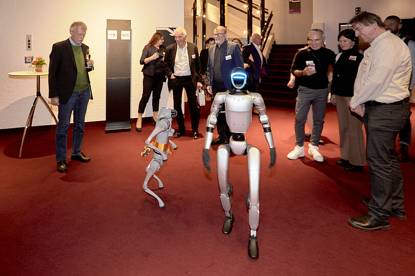 Roboter beim Empfang 30 Jahre Deutsches Museum Bonn