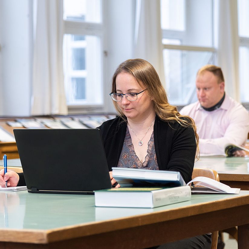 Konzentriertes Arbeiten Konzentriertes Arbeiten im Lesesaal
