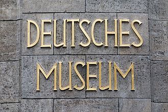 Schriftzug Deutsches Museum