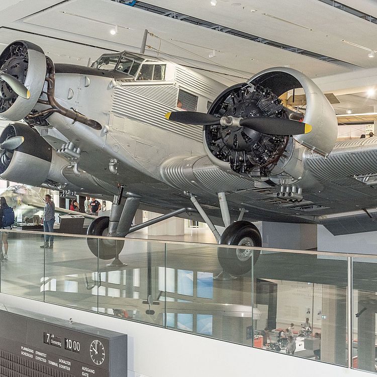 Flugzeug Ju 52 in der Ausstellungshalle Historische Luftfahrt.