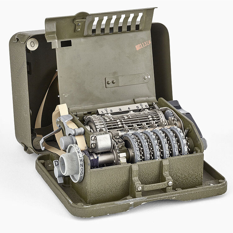 Chiffriergerät M-209 Variante B aufgeklappt.