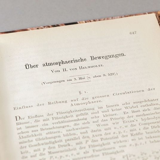 Titelblatt eines Aufsatzes von Hermann von Helmholtz