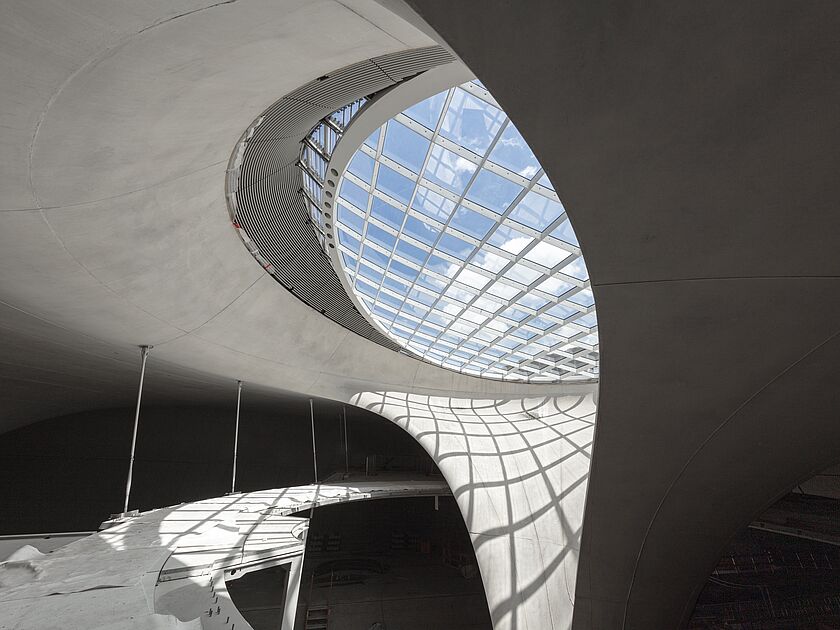 YouTube –  Stuttgart Hauptbahnhof: Meisterwerk oder Milliardenbaustelle?