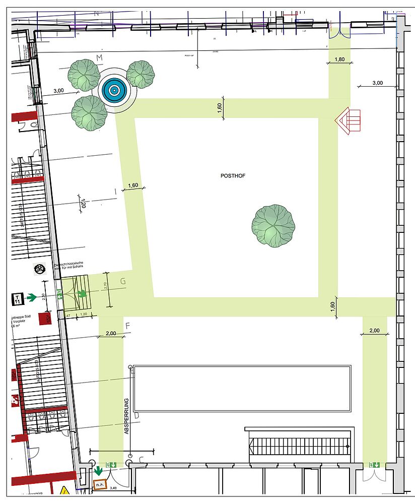 Architekturplan des Innenhofs vom „Forum der Zukunft“. Der Plan zeigt Wegeführungen (hellgrün markiert), zentrale Fläche „Posthof“, Bäume, einen Brunnen oben links sowie markierte Fluchtwege und Eingänge.