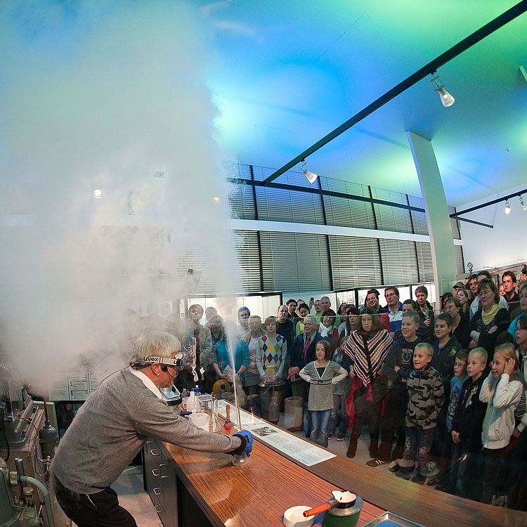 Nitrogen demonstration in the Physics exhibition