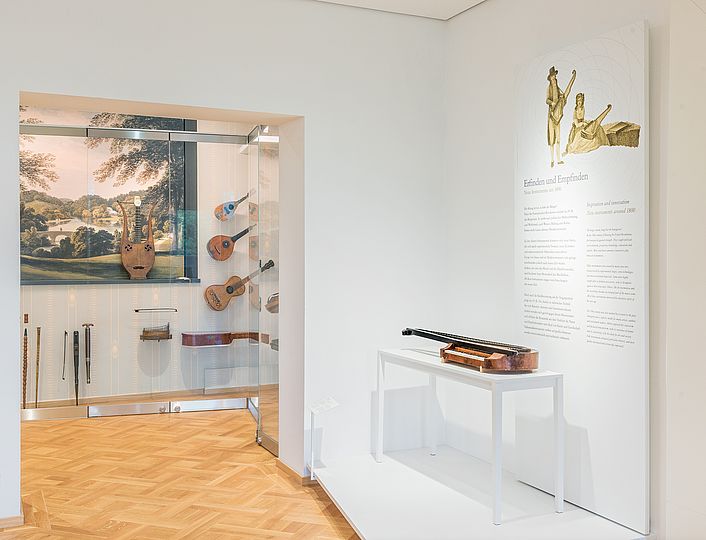Ausstellungsbereich "Erfinden und Empfinden – Neue Musikinstrumente um 1800".