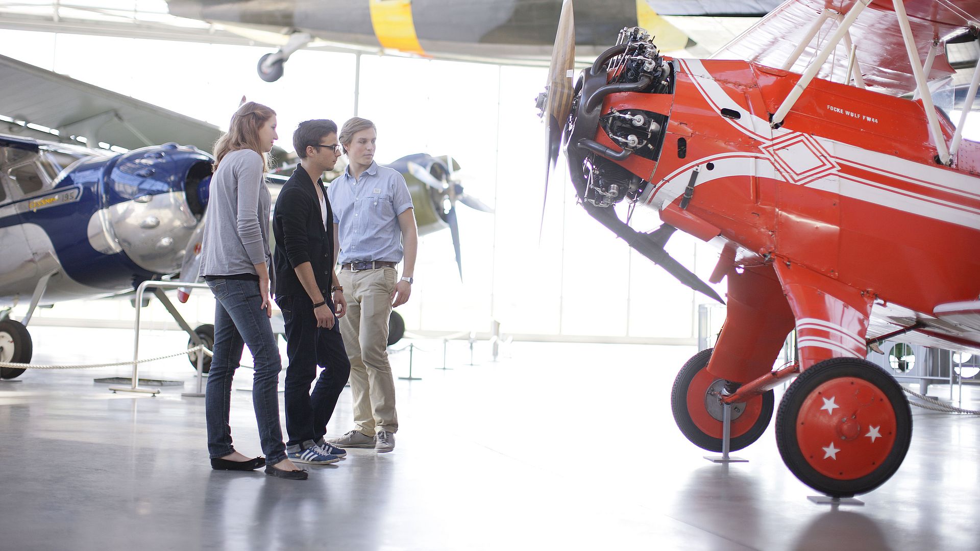 Besucher in der Flugwerft Schleißheim, Deutsches Museum