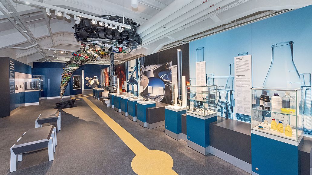 zur Ausstellung Elektronik