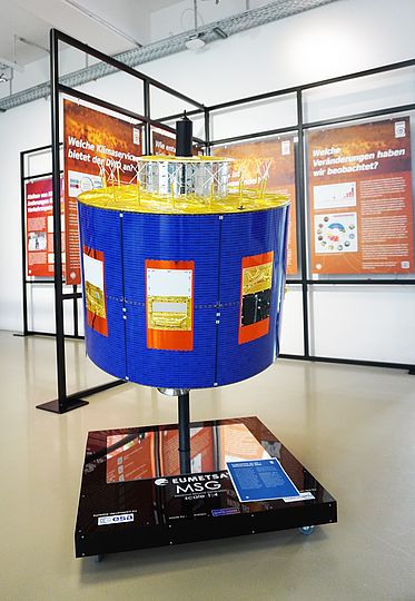 Wettersatellit MSG - Meteosat Second Generation in der Sonderausstellung.