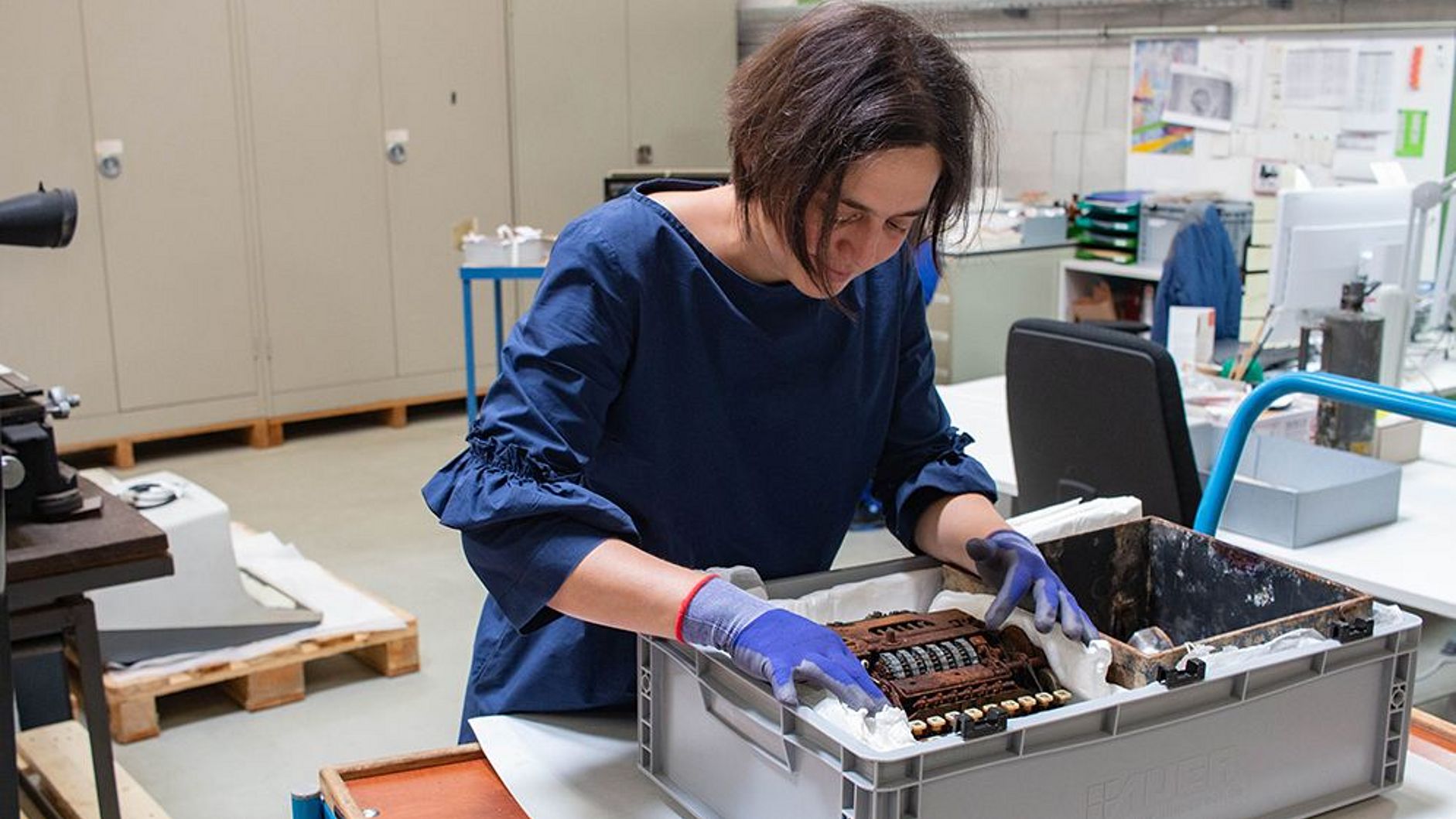 Carola Dahlke und das Schlüsselgerät 41.