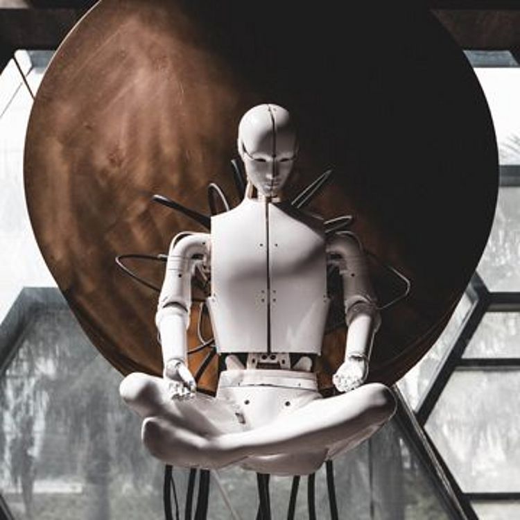 Roboter meditiert.