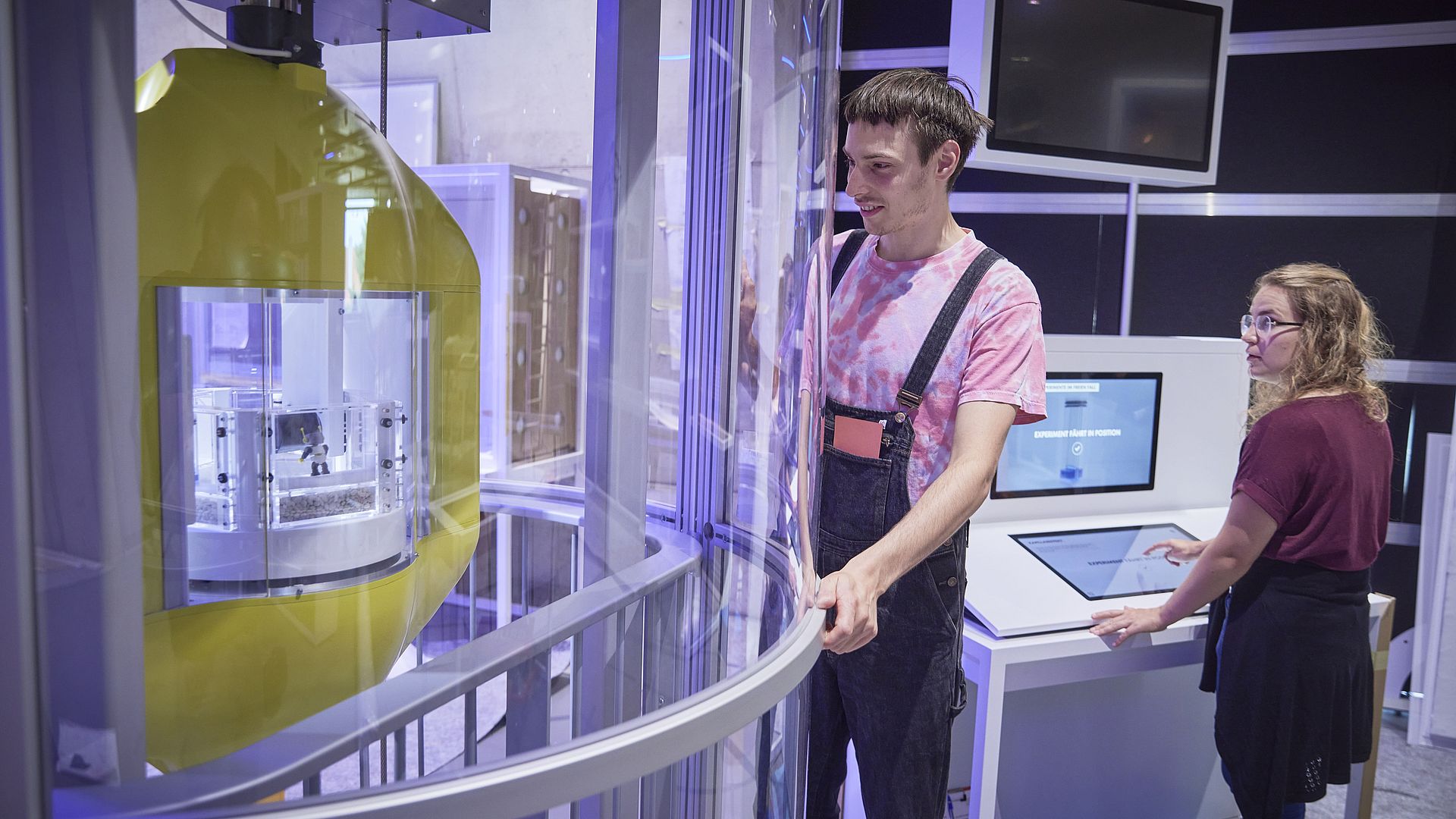 Der Fallturm ermöglicht Experimente mit der Schwerelosigkeit für jedermann.
