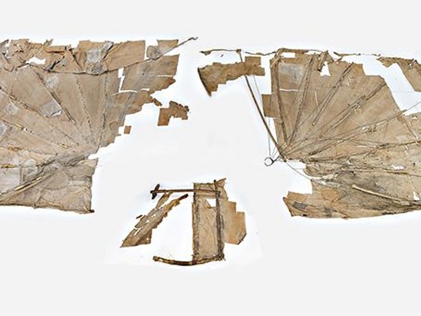 Ausgebreiteter Original-Segelapparat von Otto Lilienthal.