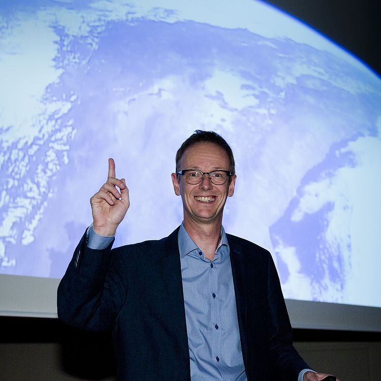 Veranstaltungsreihe SternenHimmel Live mit Paul Hombach im Deutschen Museum Bonn