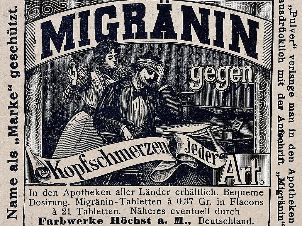 Zeitungswerbung. Zeichnung zeigt Mann mit Kopfschmerzen vor Schreibtisch, Frau hinter ihm stehend hält Fläschchen in der Hand. Migränin als Überschrift.