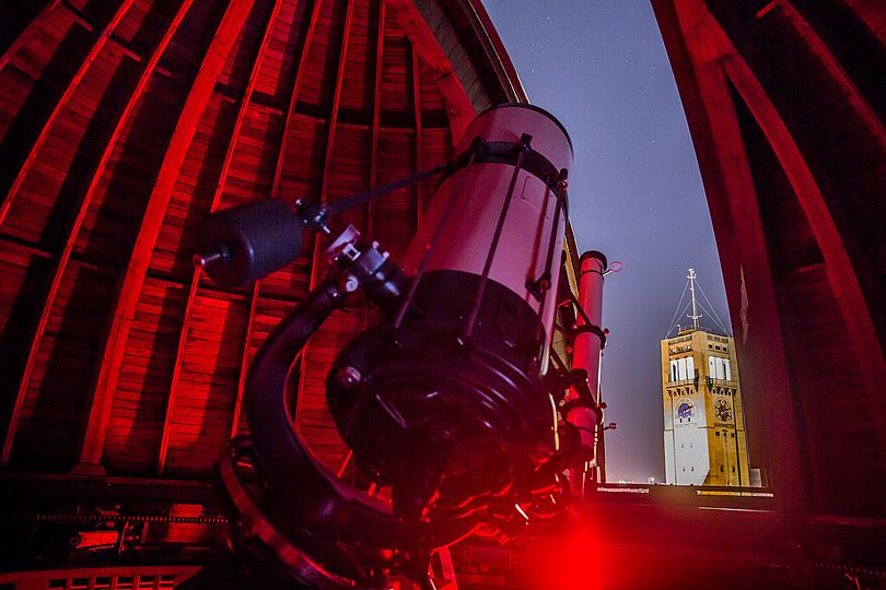 Blick in die Oststernwarte mit dem Goerz-Spiegelteleskop. 