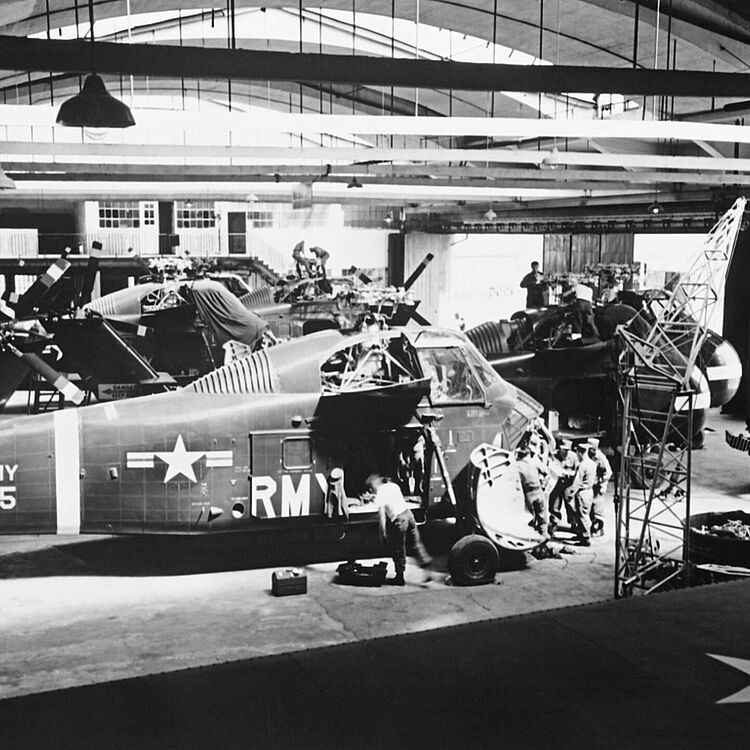 via Bayer. Flugzeug Historiker 