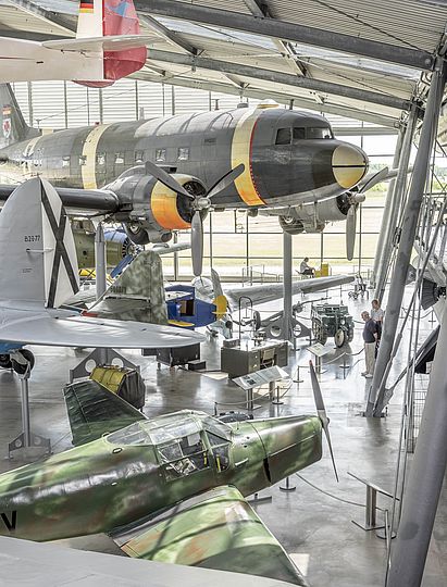 Blick in die neue Ausstellungshalle in der Flugwerft Schleißheim.