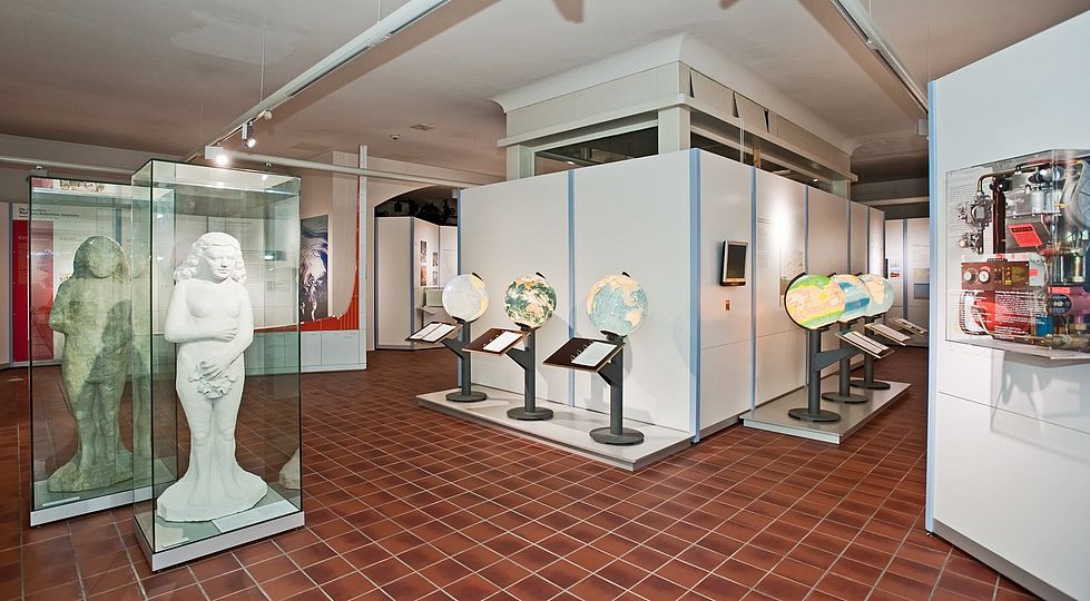 Blick in die Ausstellung Mensch und Umwelt.