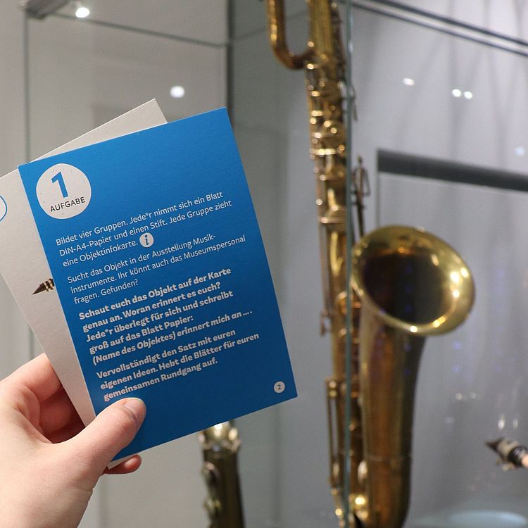 Sachsophon Karten vor Sachsophon